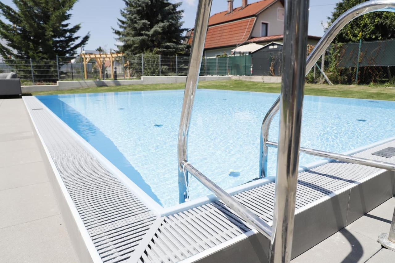 Rooftop Terrace, Free Garage Parking And Pool! Wina Bagian luar foto