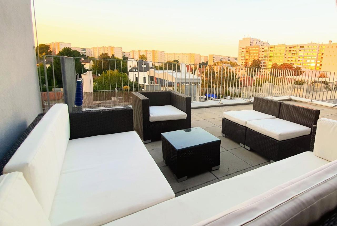 Rooftop Terrace, Free Garage Parking And Pool! Wina Bagian luar foto