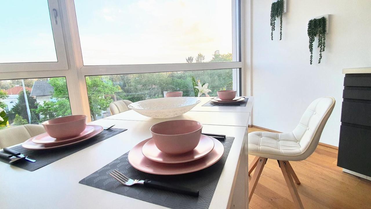 Rooftop Terrace, Free Garage Parking And Pool! Wina Bagian luar foto